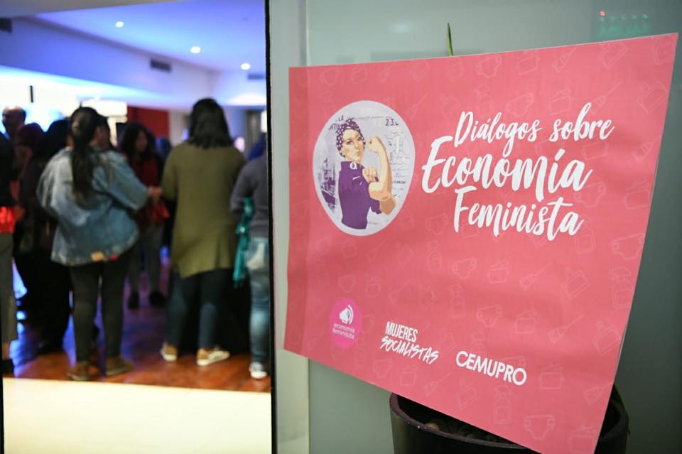 Las mujeres nos juntamos a debatir sobre economía